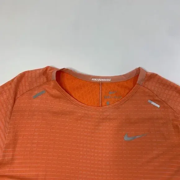Nike Running T Shirt Mens L Large Salmon Striped Dri Fit Crew Neck Performance - Picture 4 of 9